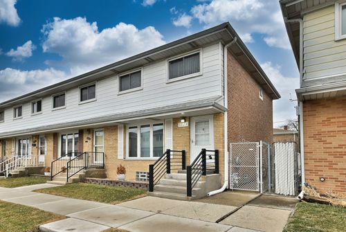 9824 Garden Ct, Schiller Park, IL, 60176-2102 | Card Image