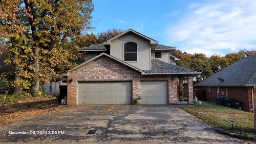 1637 Arbor Ridge Drive, Fort Worth, TX, 76112 | Card Image