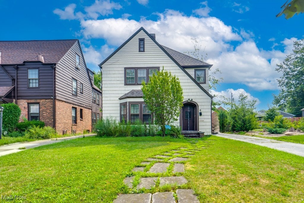 Strandhill Rd, Shaker Heights, OH 44122