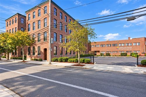 105-407 Pine St, Providence, RI, 02903-4557 | Card Image