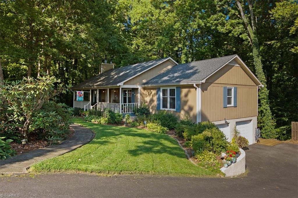 Sommerdale Ct, Rural Hall, NC 27045