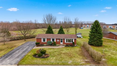 284 Manor Rd, Wingham, ON, N0G2W0 | Card Image