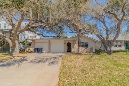 122 Palm Dr, Rockport, TX, 78382-9404 | Card Image