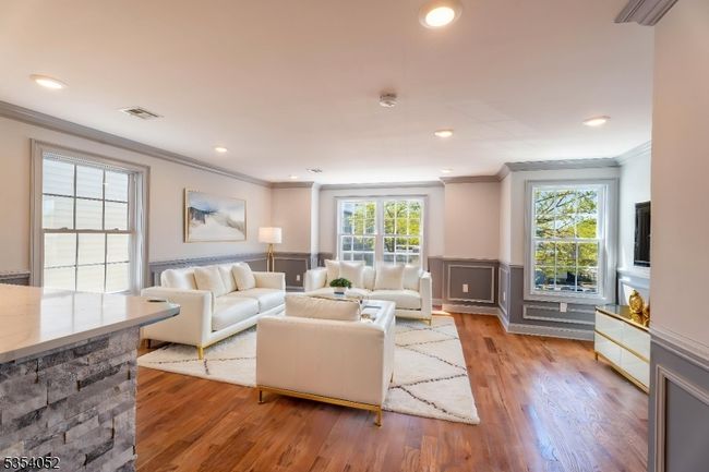 90 Seaview Ave, Home with 6 bedrooms, 4 bathrooms and null parking in Jersey City NJ | Image 22