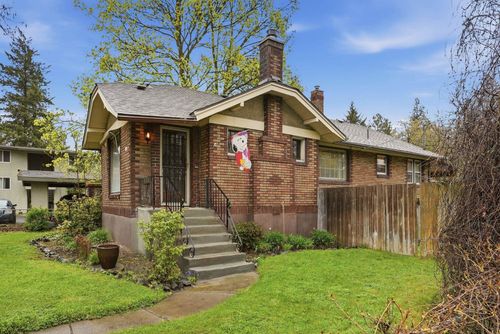 2423 S Grand Blvd, Spokane, WA, 99203-2400 | Card Image