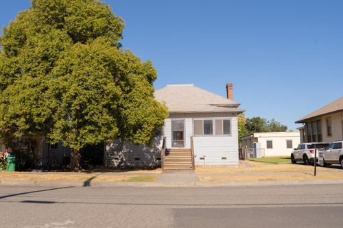 137 S Murdock Ave, Willows, CA, 95988-2936 | Card Image