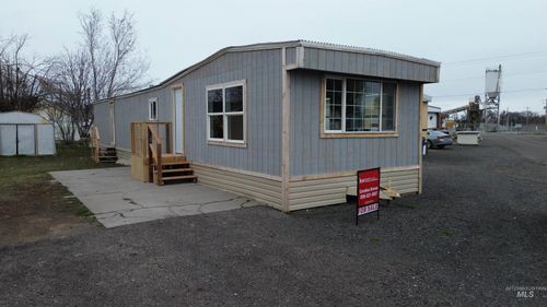 308 W Avenue G, Wendell, ID, 83355-5215 | Card Image