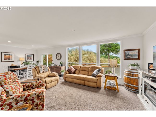 100 Crater Rd, House other with 3 bedrooms, 2 bathrooms and null parking in Camas Valley OR | Image 4