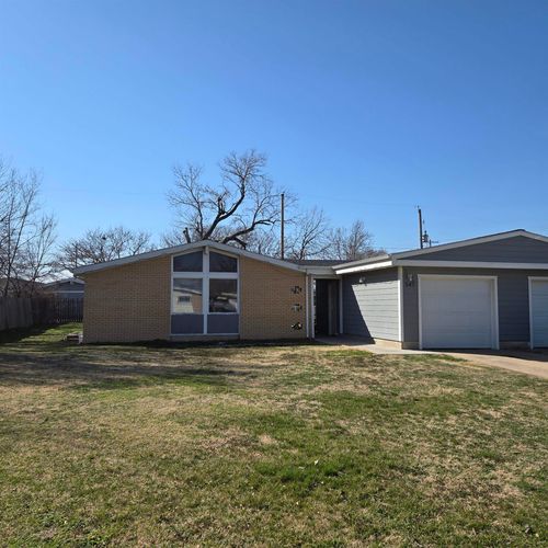 147-149 Hoover Ct, Salina, KS, 67401 | Card Image