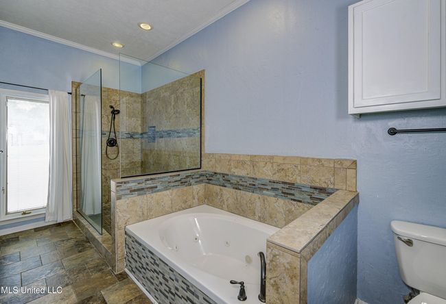 Primary Bathroom 3 | Image 30