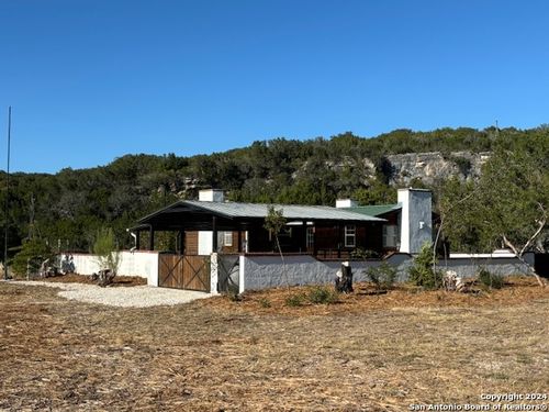 297 Bluff Creek Road, Leakey, TX, 78873 | Card Image