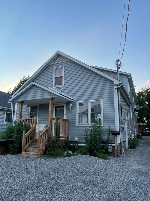 6447 Culp St, Niagara Falls, ON, L2G2C2 | Card Image