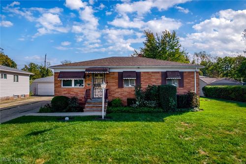 4244 E 177th Pl, Cleveland, OH, 44128-2603 | Card Image