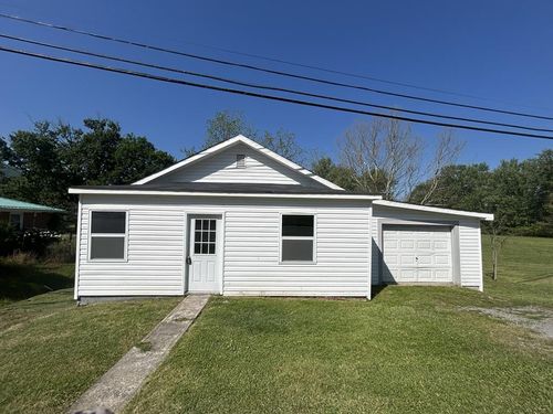 379 Freedom Ave, Tazewell, VA, 24651-5393 | Card Image