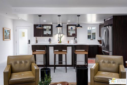 204-588 E San Lorenzo Rd, Palm Springs, CA, 92264-8108 | Card Image