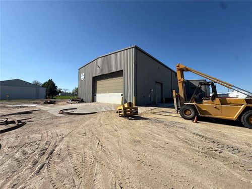 bldg-e-200 35th St, Marion, IA, 52302-3812 | Card Image