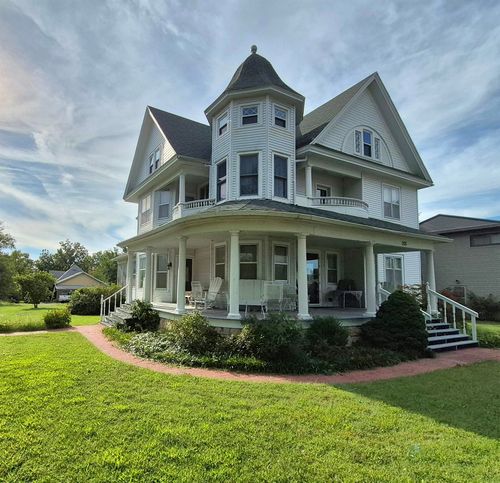 205 N Mulberry St, Eureka, KS, 67045-1736 | Card Image