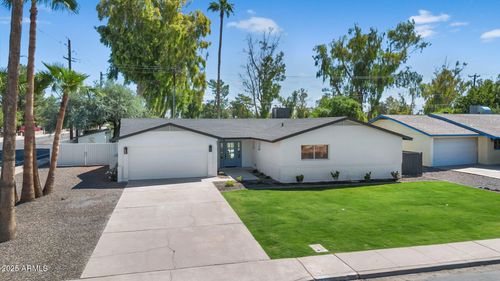 1559 N Upland Cir, Mesa, AZ, 85201-2033 | Card Image