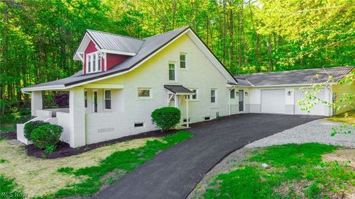 13240 Sandusky Dr Sw, Beach City, OH, 44608-9738 | Card Image