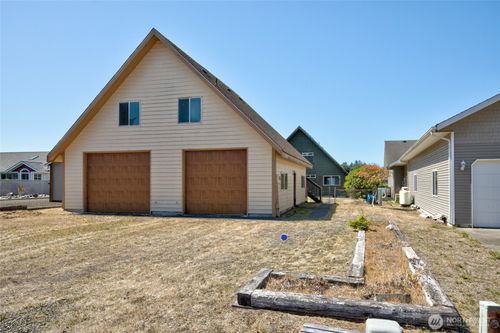 639 Lake Island Ave Se, Ocean Shores, WA, 98569-9688 | Card Image
