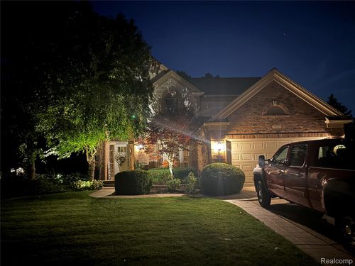 3521 E Pond Ln, Lake Orion, MI, 48359-1476 | Card Image