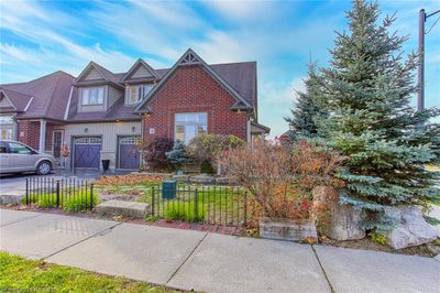 4 Valiant Cir, Townhouse with 3 bedrooms, 3 bathrooms and 2 parking in Binbrook ON | Image 2