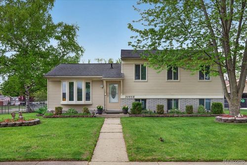 32858 Coach Dr, Chesterfield, MI, 48047-1910 | Card Image