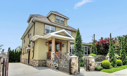 149-02 11th Ave, Whitestone, NY, 11357-1721 | Card Image