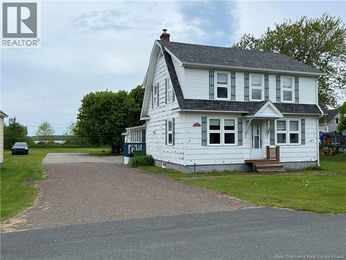 115 Degrace St, Shippagan, NB, E8S1H2 | Card Image