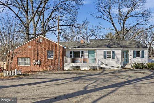 8904 Yorkshire Ln, MANASSAS, VA, 20111-1505 | Card Image