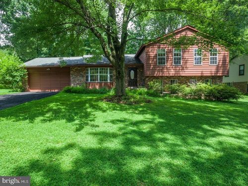 10522 Brevity Dr, GREAT FALLS, VA, 22066-1736 | Card Image
