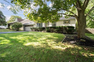 6856 Fry Road, House other with 3 bedrooms, 1 bathrooms and null parking in Middleburg Heights OH | Image 2