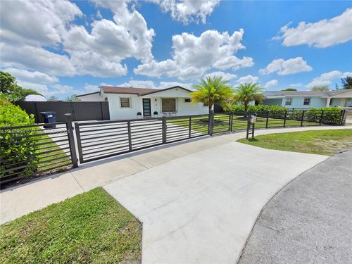 19631 Nw 45th Ave, Miami Gardens, FL, 33055-1809 | Card Image