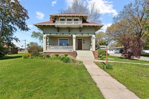 449 Western Ave, Marengo, IA, 52301-1240 | Card Image