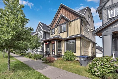 7062 148 St, Surrey, BC, V3S2X3 | Card Image