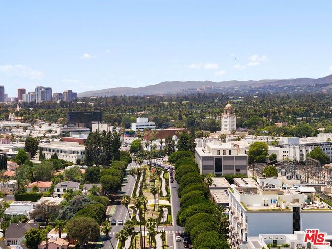 UNIT-406 - 318 N Maple Dr, Condo with 2 bedrooms, 3 bathrooms and 2 parking in Beverly Hills CA | Image 37