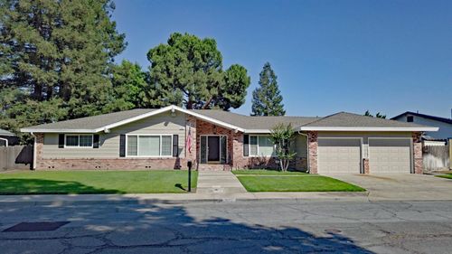 1661 Smith Dr, Turlock, CA, 95382-2822 | Card Image