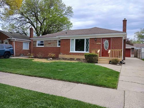 24675 Ridgecroft Ave, Eastpointe, MI, 48021-1437 | Card Image