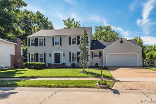 14960 Country Ridge Dr, Chesterfield, MO, 63017-7601 | Card Image
