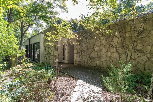 2210 E Woodstock Pl, Bloomington, IN, 47401-6181 | Card Image