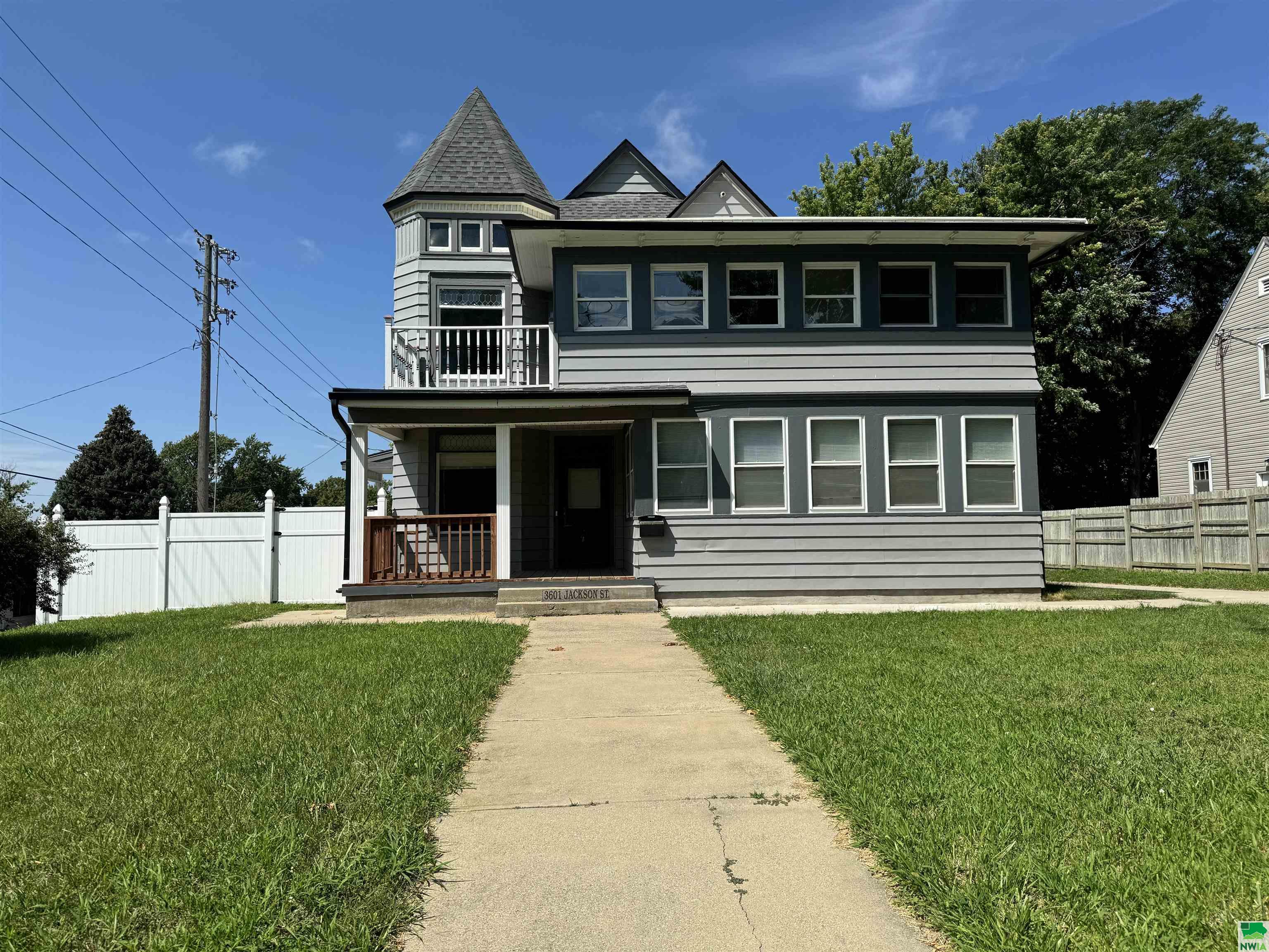 Jackson St, Sioux City, IA 51104