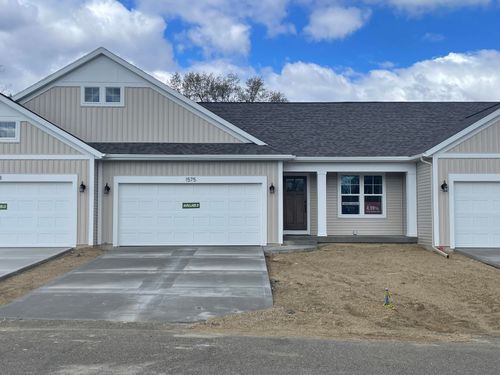 1575 N Village Cir, Kalamazoo, MI, 49009-6136 | Card Image