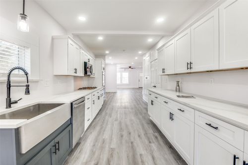 2502 W Lovers Ln, Dallas, TX, 75235-3221 | Card Image