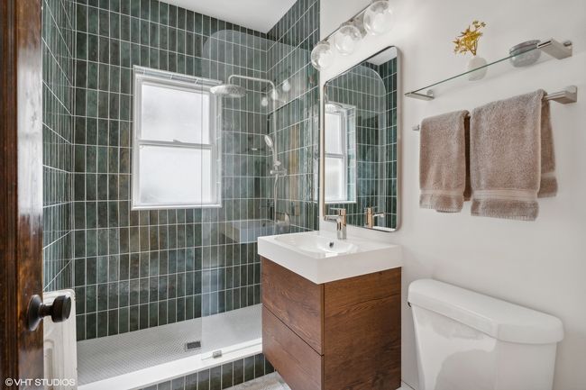 APT-1 - 6609 N Newgard Ave, Condo with 3 bedrooms, 2 bathrooms and null parking in CHICAGO IL | Image 22