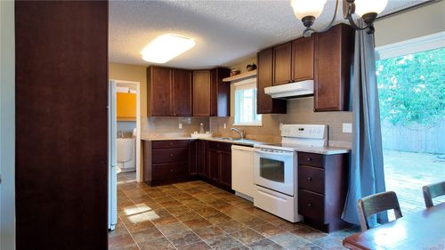 3000 Country Close, Campbell River, BC, V9W6X6 | Card Image