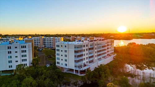 apt-7105-6550 Shoreline Dr, ST PETERSBURG, FL, 33708-4586 | Card Image