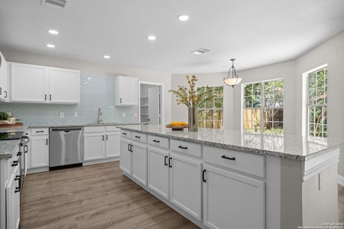 780 Willow Xing, New Braunfels, TX, 78130-2451 | Card Image