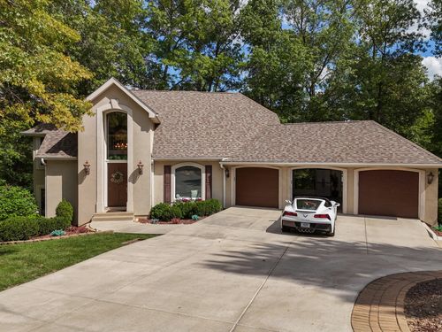 1003 Woodcrest Ct, Valparaiso, IN, 46383 | Card Image