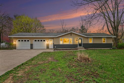 2506 Brookdale Dr, Holland, MI, 49424-8205 | Card Image