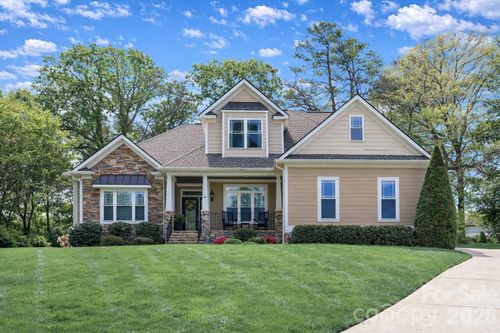 909 Argyle Ct, Statesville, NC, 28677-3564 | Card Image